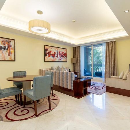 Royal Club By RVHR, Grandeur Residence Crescent Palm Jumeirah Dubai Exterior foto