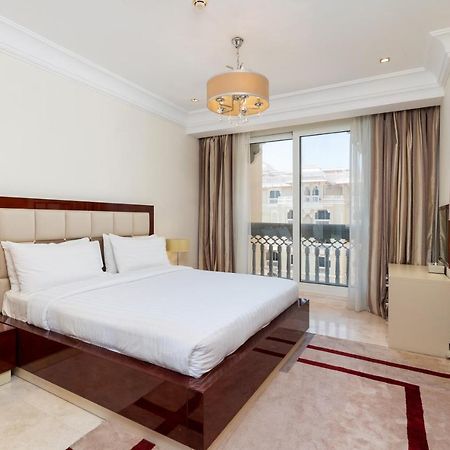 Royal Club By RVHR, Grandeur Residence Crescent Palm Jumeirah Dubai Exterior foto