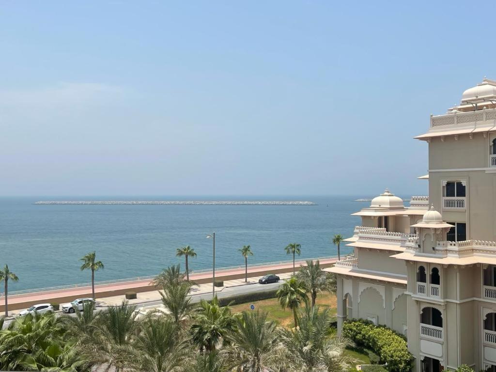 Royal Club By RVHR, Grandeur Residence Crescent Palm Jumeirah Dubai Exterior foto