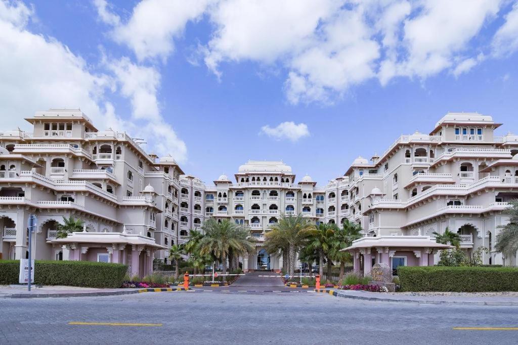 Royal Club By RVHR, Grandeur Residence Crescent Palm Jumeirah Dubai Exterior foto