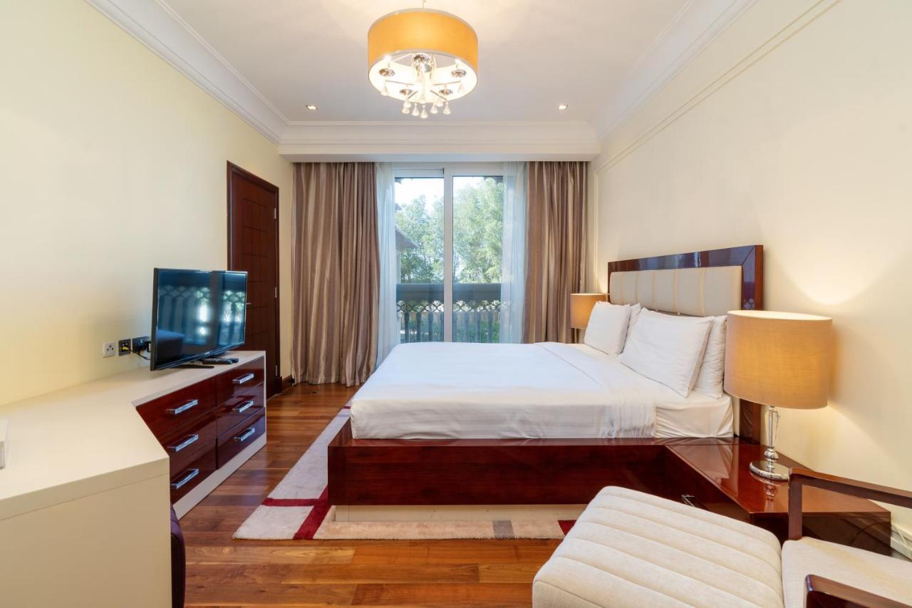 Royal Club By RVHR, Grandeur Residence Crescent Palm Jumeirah Dubai Exterior foto