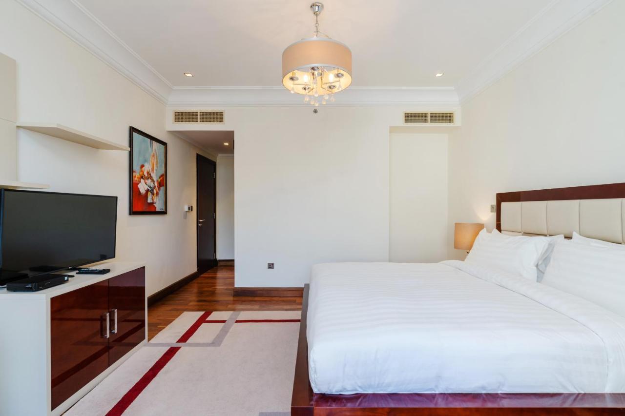 Royal Club By RVHR, Grandeur Residence Crescent Palm Jumeirah Dubai Exterior foto