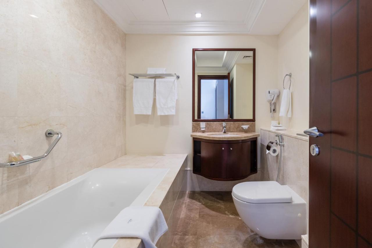 Royal Club By RVHR, Grandeur Residence Crescent Palm Jumeirah Dubai Exterior foto