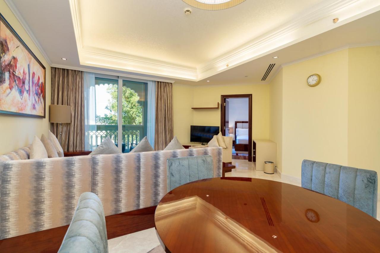 Royal Club By RVHR, Grandeur Residence Crescent Palm Jumeirah Dubai Exterior foto