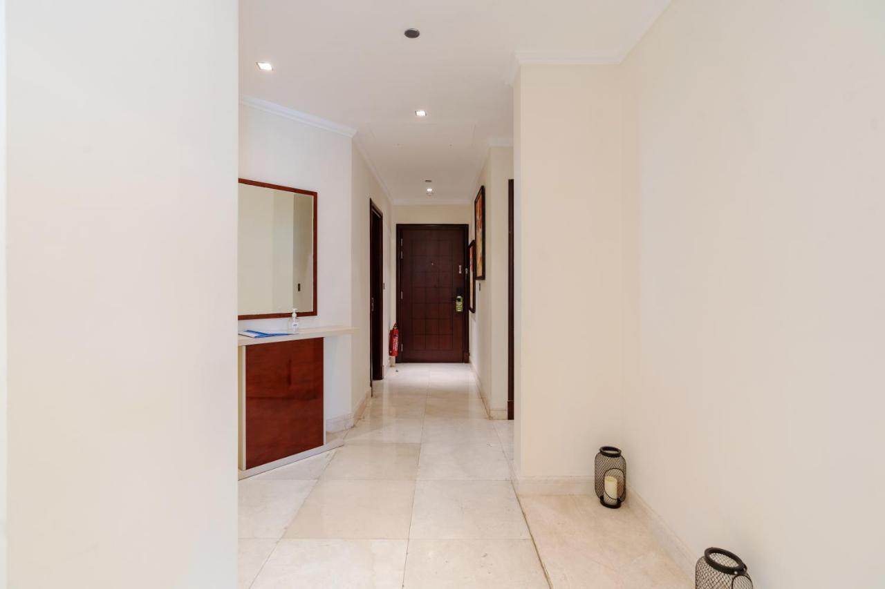 Royal Club By RVHR, Grandeur Residence Crescent Palm Jumeirah Dubai Exterior foto